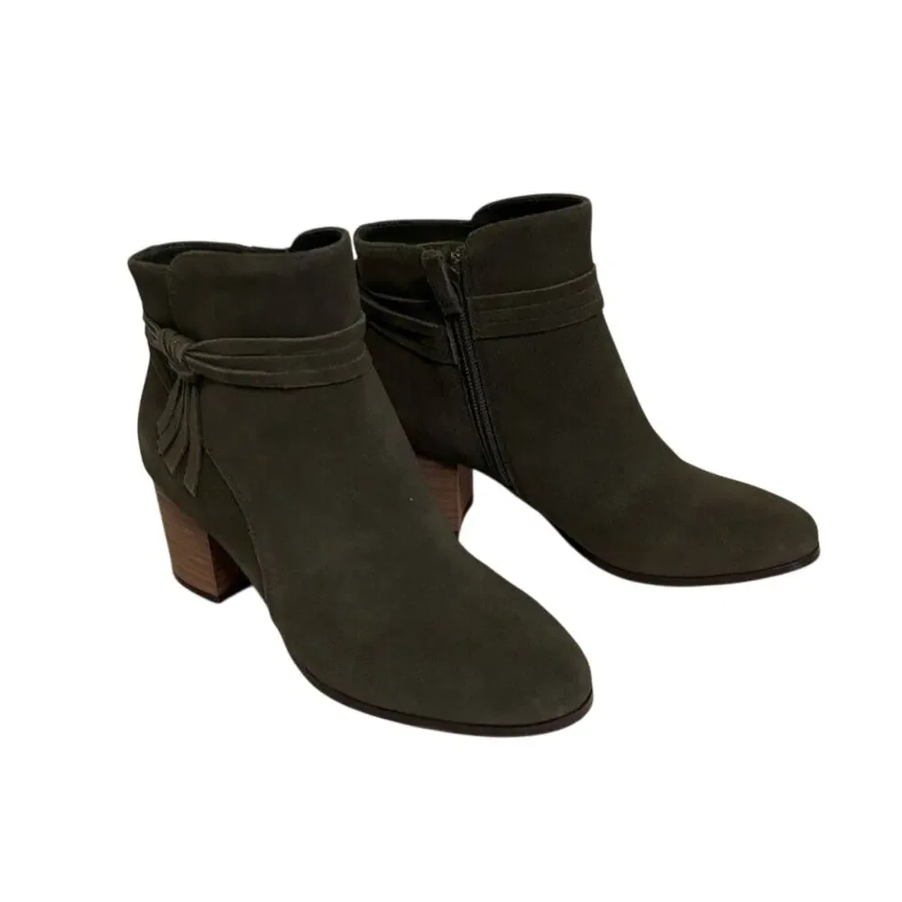 NWT Violet & Red Women's Suede Jenna Stacked Heel Booties-Olive Green-6.5